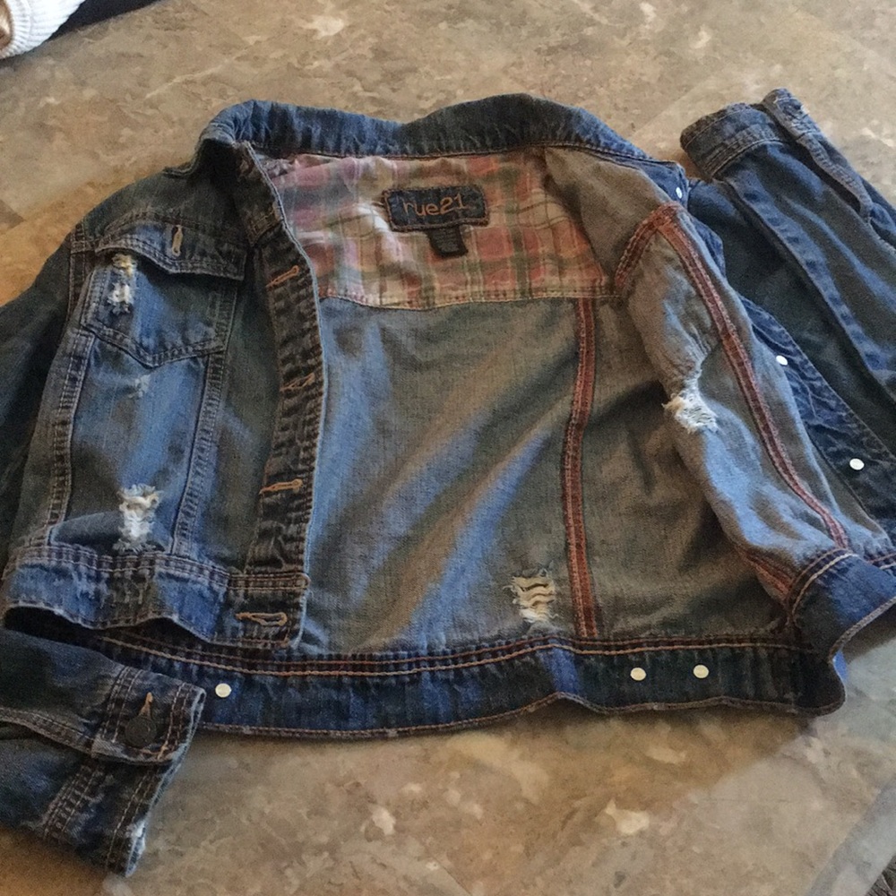 jacket - Picture 3 of 3